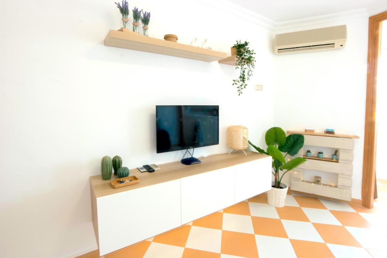 Nice And Cozy Studio At The Beachfront Benalmádena Exteriör bild