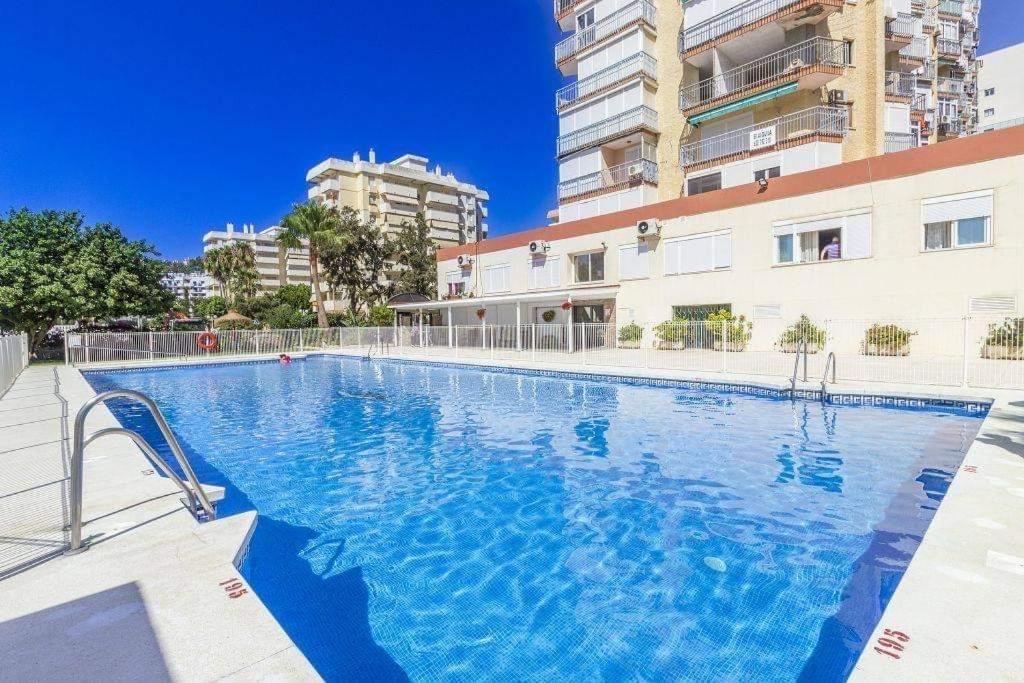 Nice And Cozy Studio At The Beachfront Benalmádena Exteriör bild