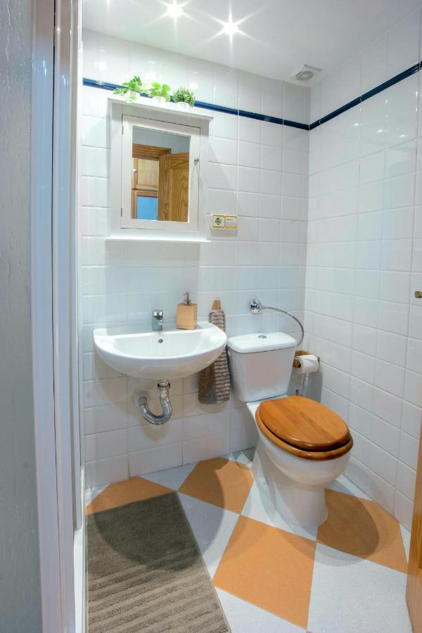 Nice And Cozy Studio At The Beachfront Benalmádena Exteriör bild