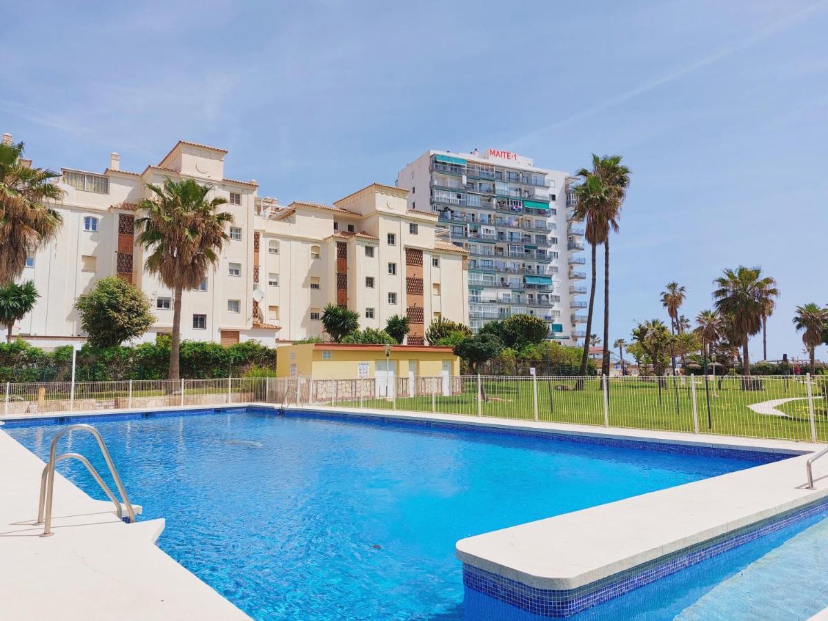 Nice And Cozy Studio At The Beachfront Benalmádena Exteriör bild